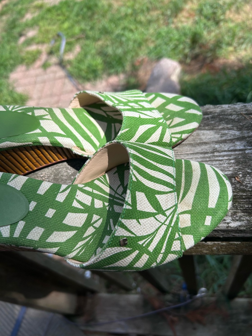 Kate Spade Meena Palm Green Canvas Bamboo Wedge Sandals Size 9 - Picture 4 of 17